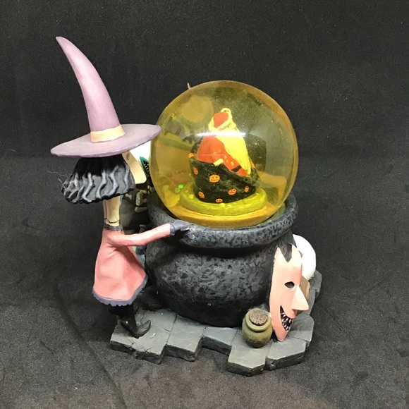 Vintage Tim Burton’s Nightmare Before Christmas Snowglobe. Lock, Shock & Barrel - Picture 6 of 11